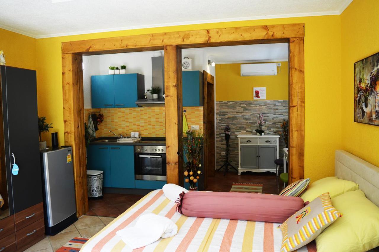 Studio Apartments Luka Biograd - 本科瓦茨 外观 照片