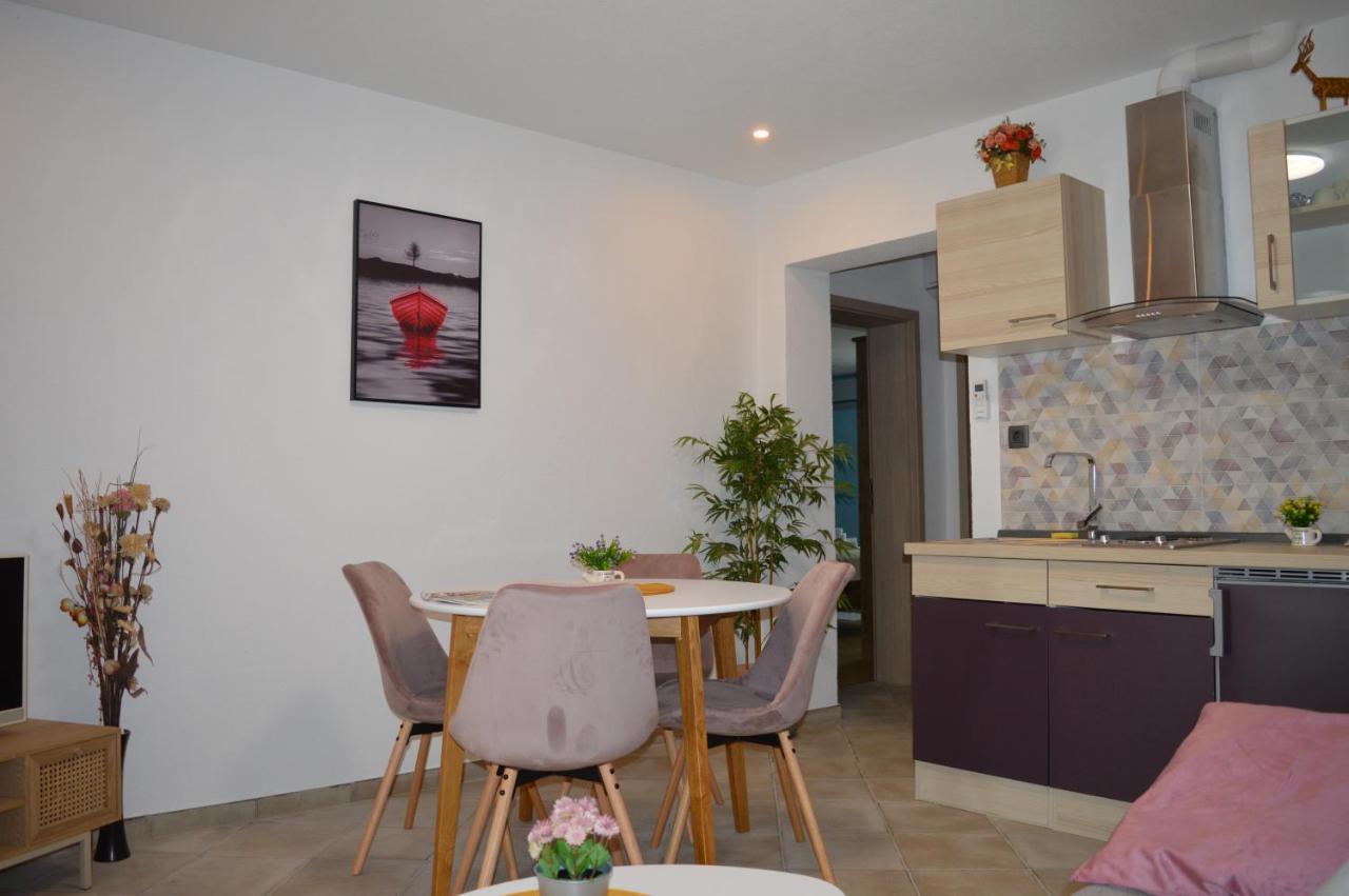 Studio Apartments Luka Biograd - 本科瓦茨 外观 照片