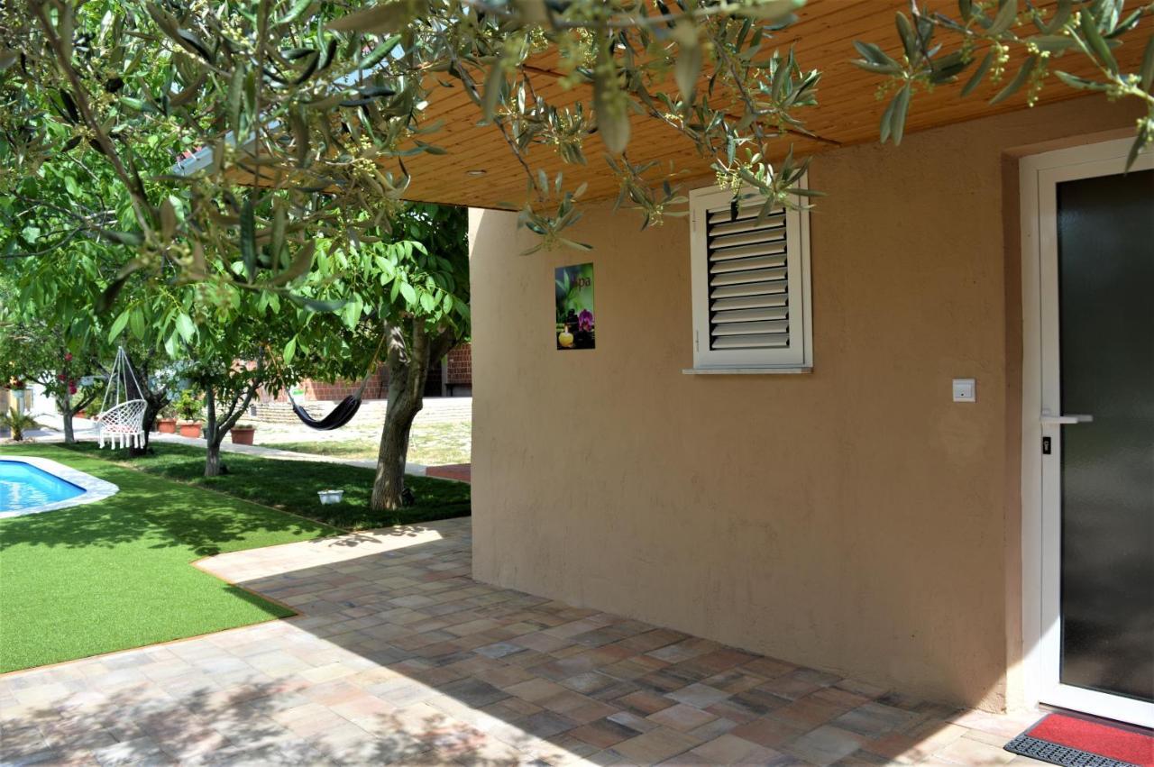 Studio Apartments Luka Biograd - 本科瓦茨 外观 照片