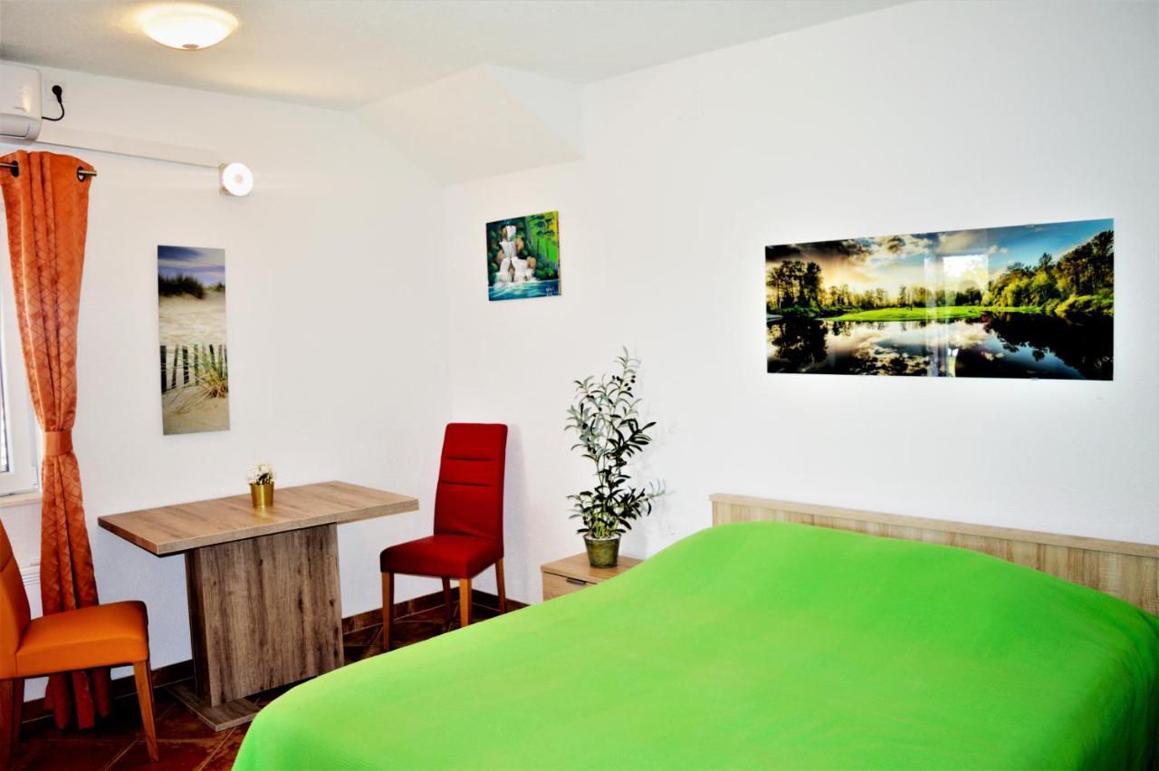 Studio Apartments Luka Biograd - 本科瓦茨 外观 照片