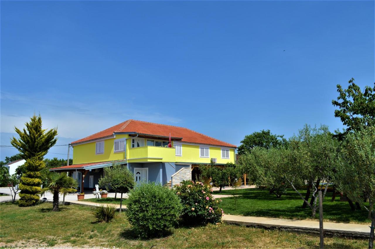 Studio Apartments Luka Biograd - 本科瓦茨 外观 照片