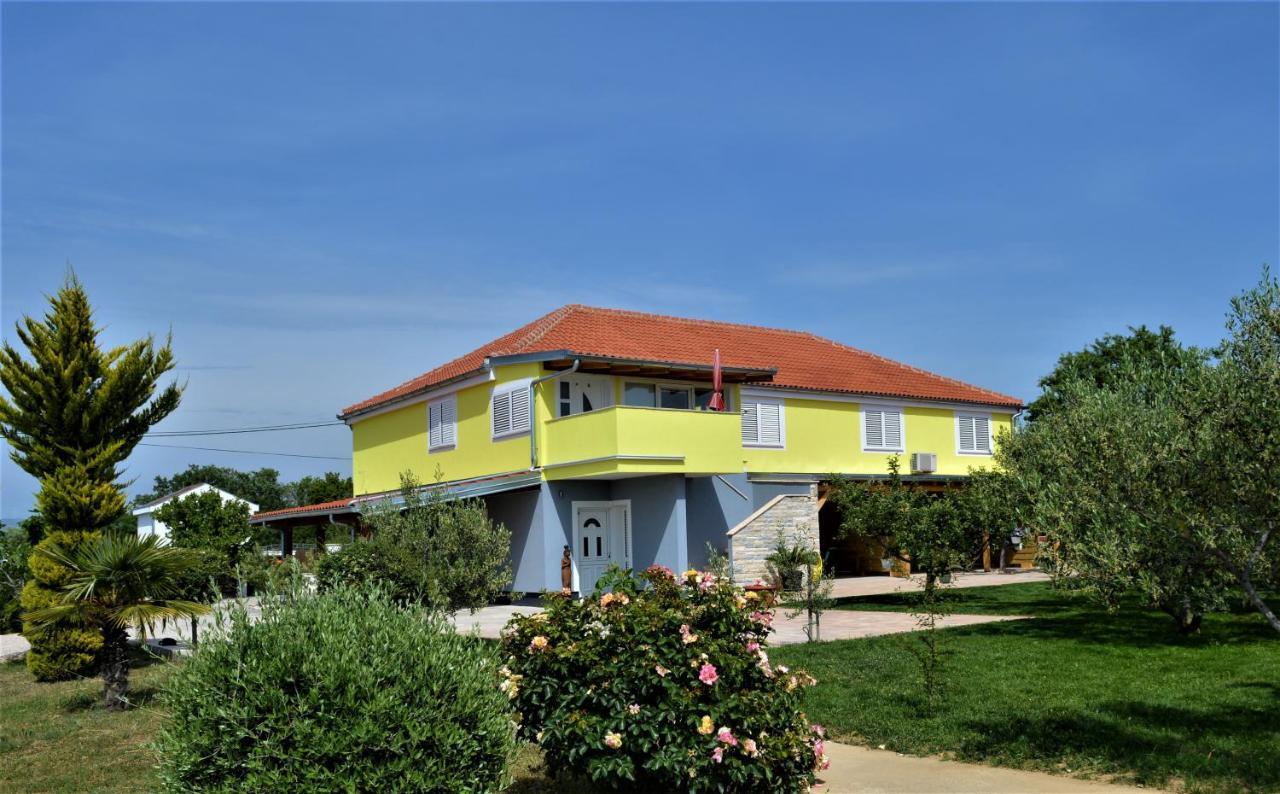 Studio Apartments Luka Biograd - 本科瓦茨 外观 照片